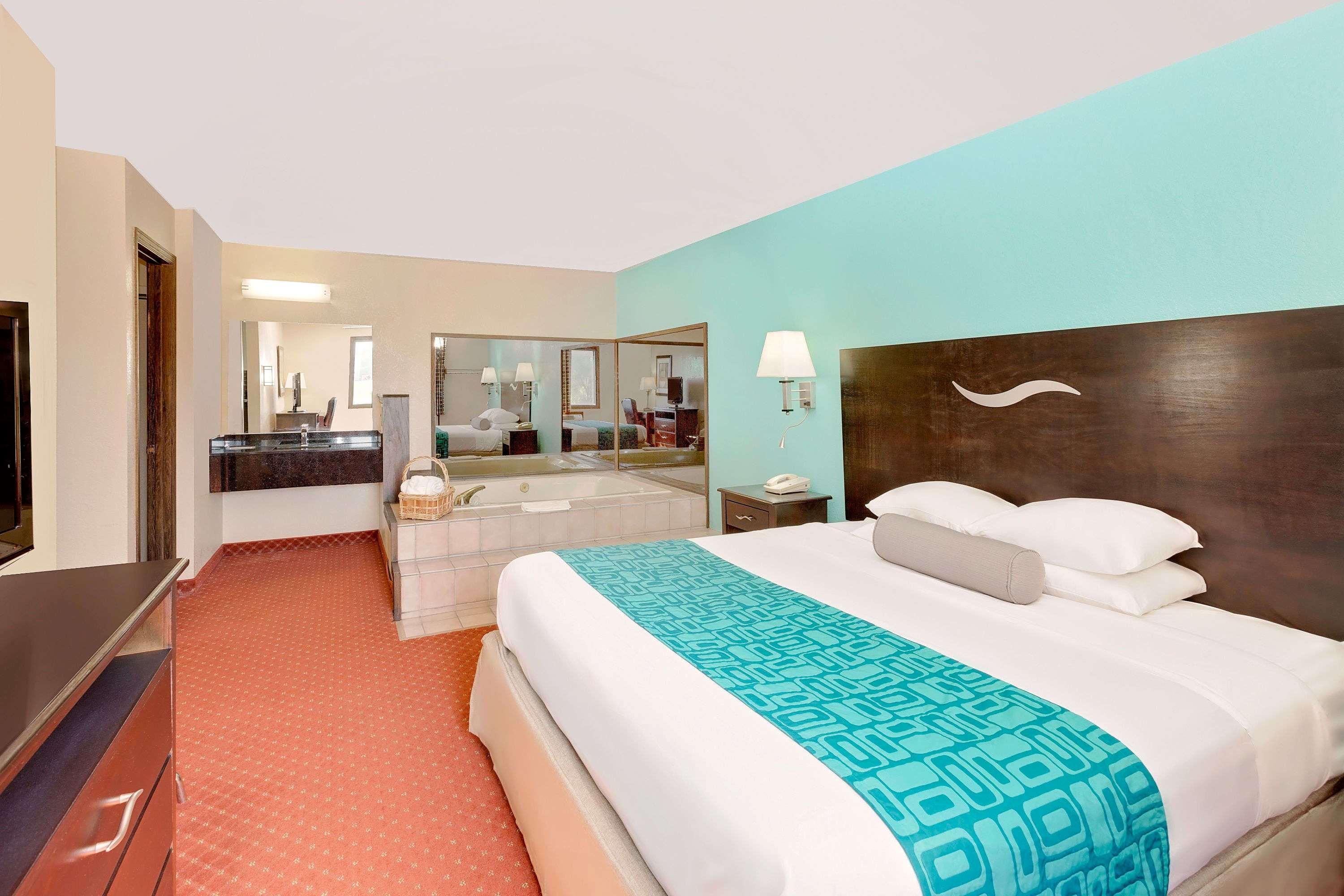 Howard Johnson By Wyndham Waterloo/Cedar Falls Exteriér fotografie