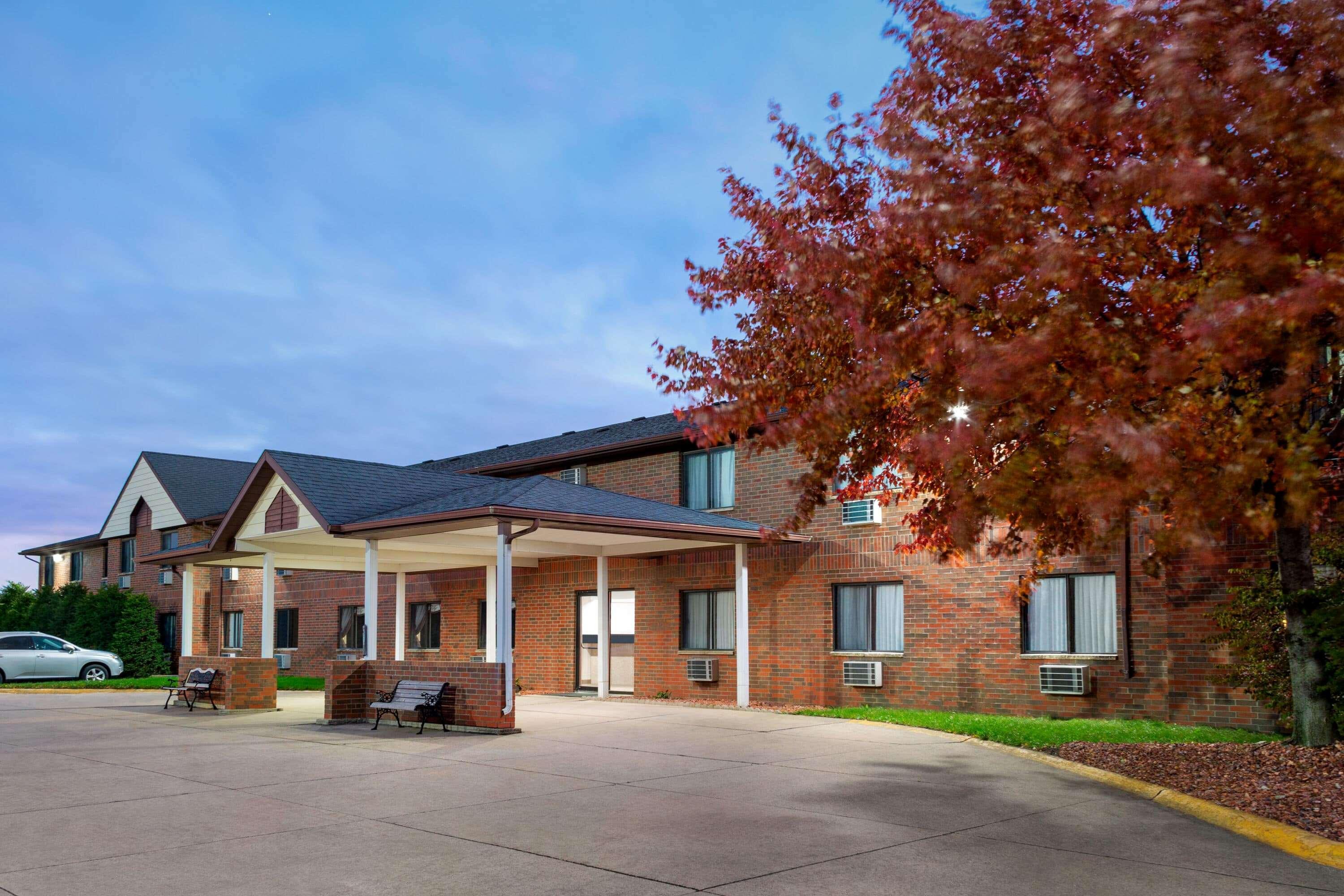 Howard Johnson By Wyndham Waterloo/Cedar Falls Exteriér fotografie