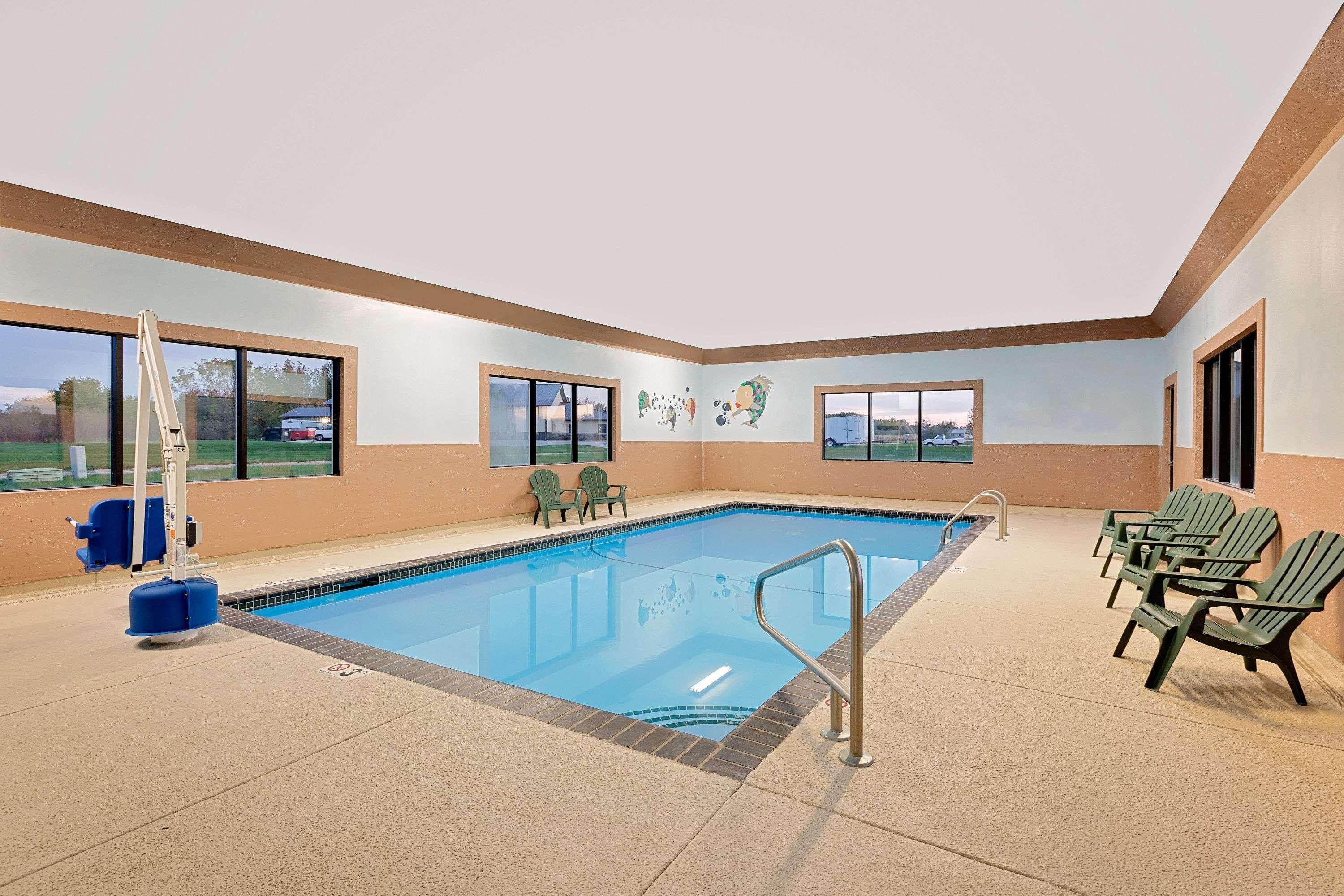 Howard Johnson By Wyndham Waterloo/Cedar Falls Exteriér fotografie