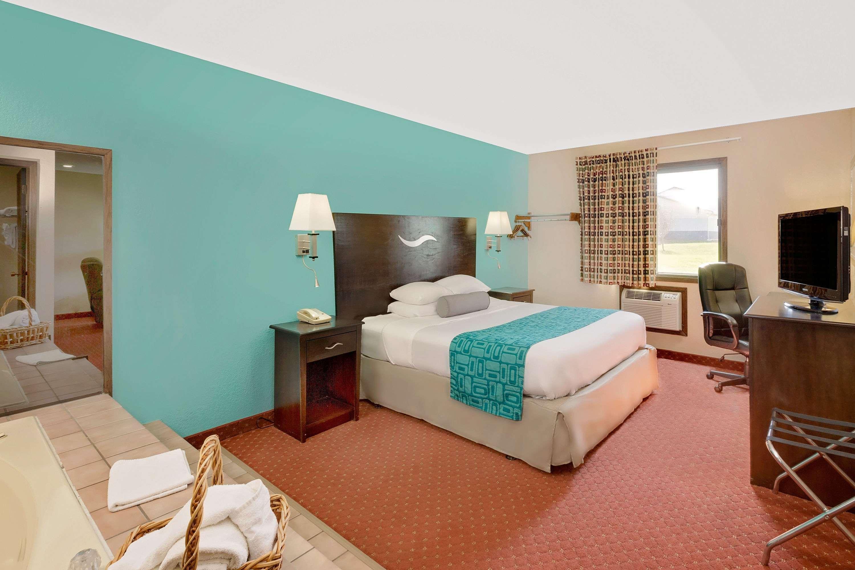Howard Johnson By Wyndham Waterloo/Cedar Falls Exteriér fotografie