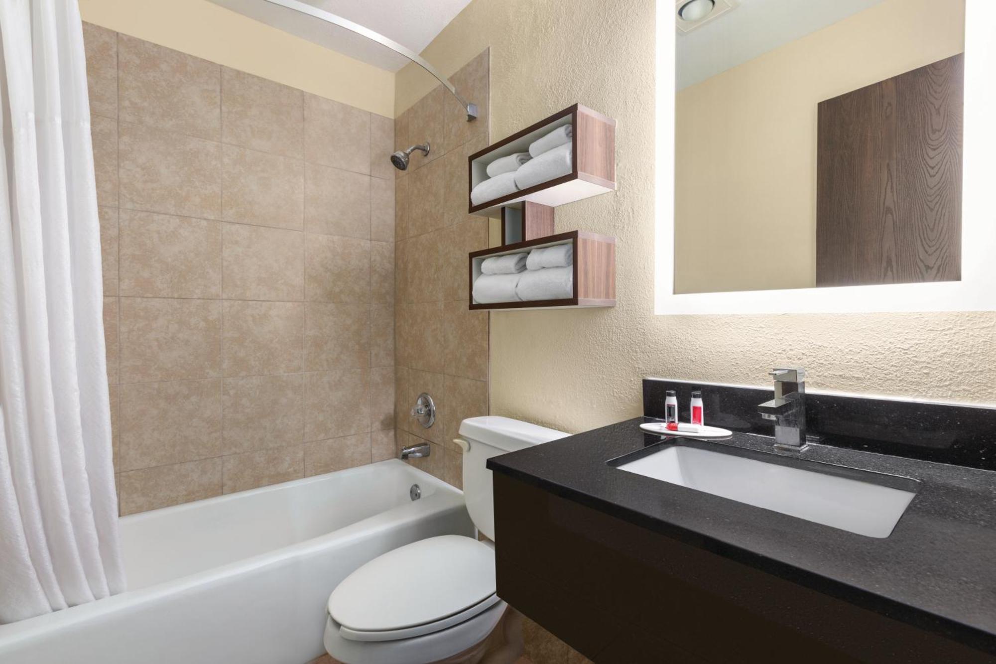 Howard Johnson By Wyndham Waterloo/Cedar Falls Exteriér fotografie